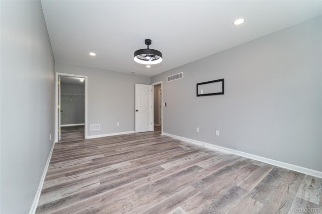 29987 Marigold Drive, Southfield, MI 48076