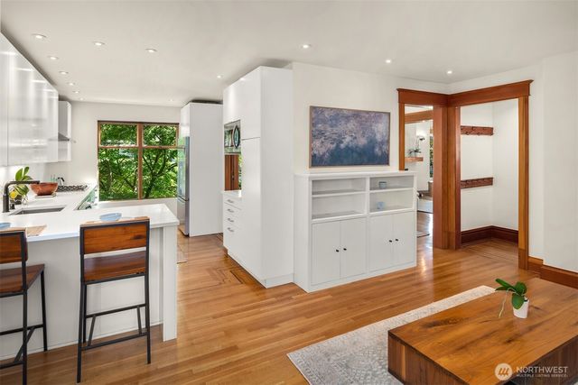 2002 1st Avenue N, Seattle, WA 98109