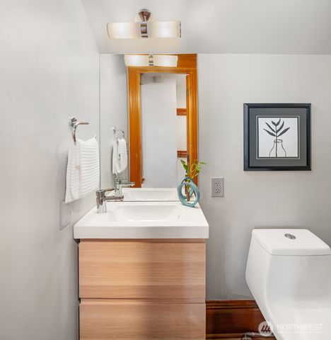 2002 1st Avenue N, Seattle, WA 98109