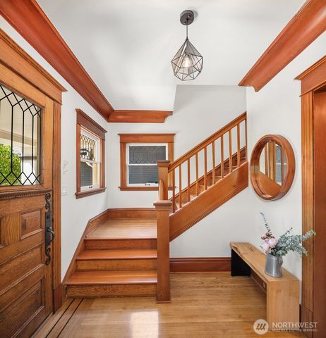 2002 1st Avenue N, Seattle, WA 98109
