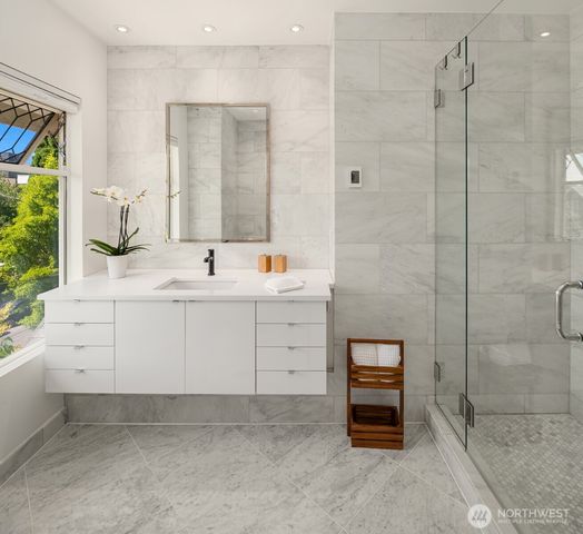 2002 1st Avenue N, Seattle, WA 98109