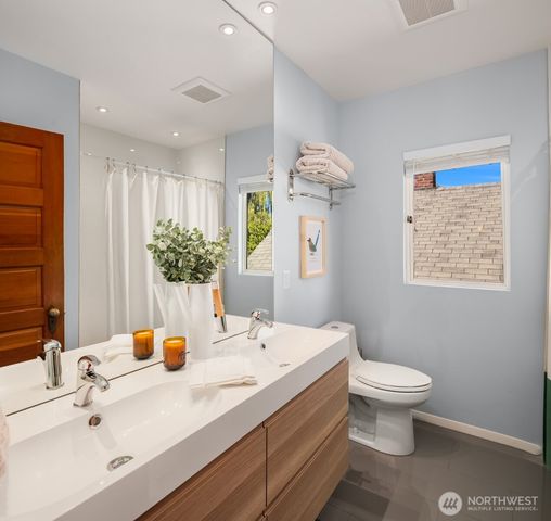 2002 1st Avenue N, Seattle, WA 98109