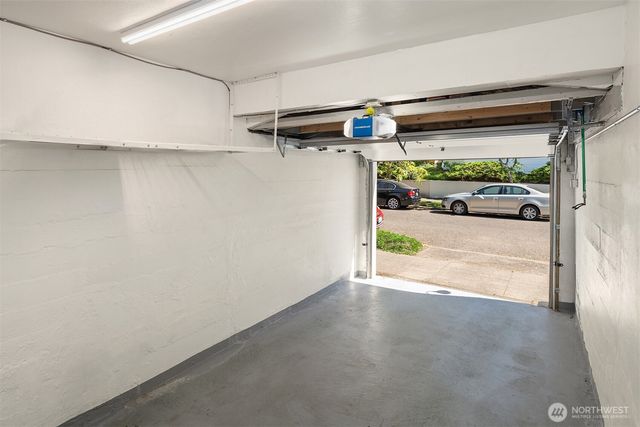 2002 1st Avenue N, Seattle, WA 98109