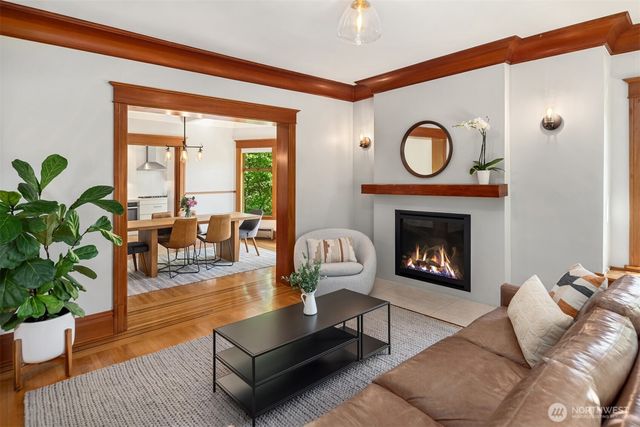 2002 1st Avenue N, Seattle, WA 98109