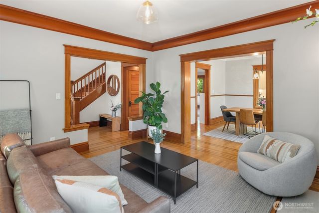 2002 1st Avenue N, Seattle, WA 98109