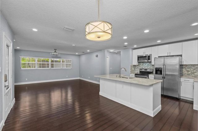 1520 S CHURCH AVENUE, Tampa, FL 33629