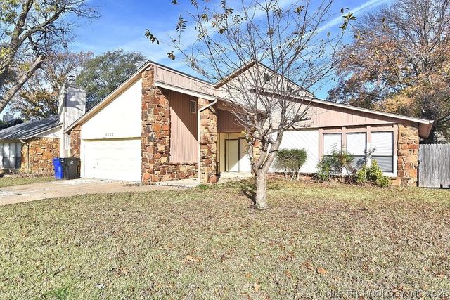 2208 W Memphis Street, Broken Arrow, OK 74012