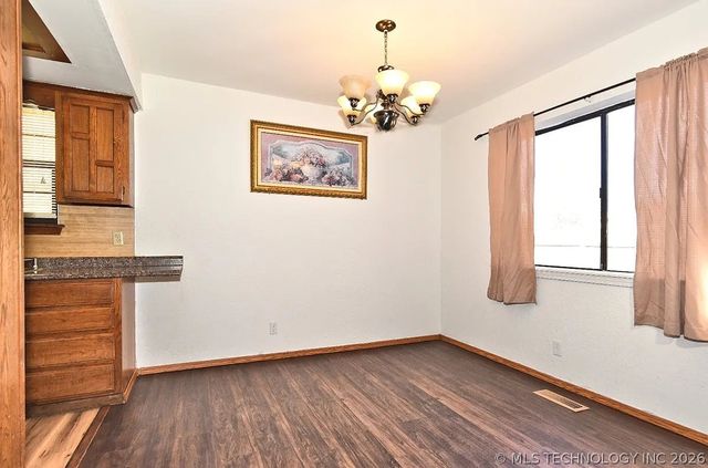 2208 W Memphis Street, Broken Arrow, OK 74012