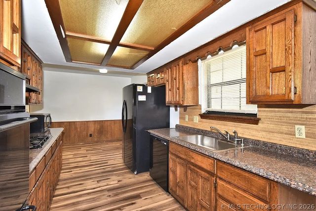 2208 W Memphis Street, Broken Arrow, OK 74012
