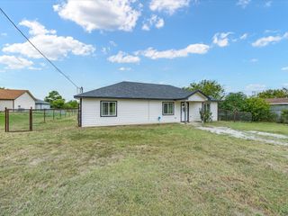 106 Edith Street, Bowie, TX 76230
