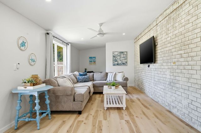 1969 Frontera Street, Navarre, FL 32566