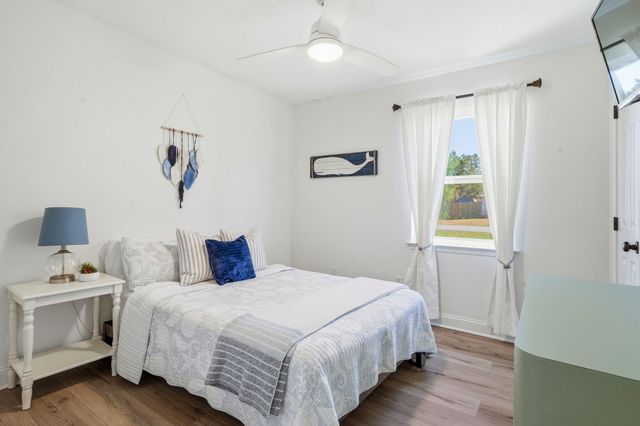 1969 Frontera Street, Navarre, FL 32566