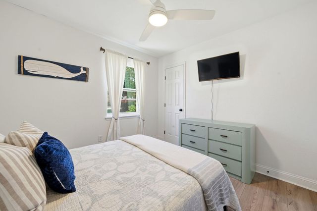 1969 Frontera Street, Navarre, FL 32566