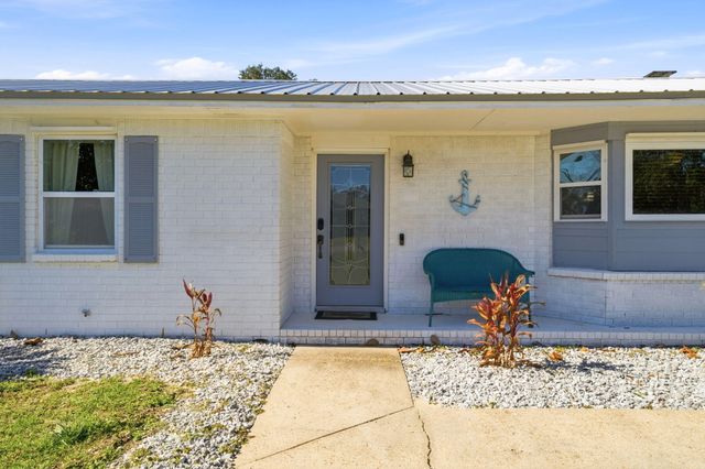 1969 Frontera Street, Navarre, FL 32566