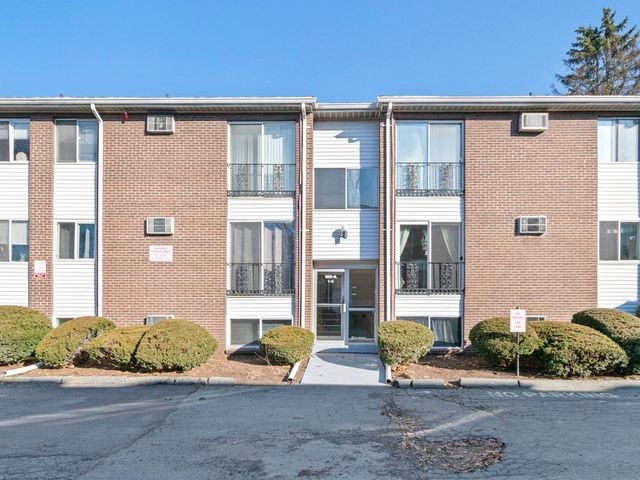 180 River St A4, Waltham, MA 02453