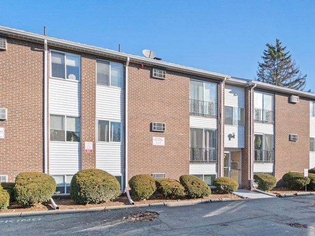 180 River St A4, Waltham, MA 02453