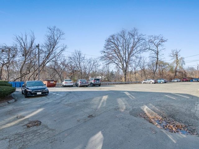 180 River St A4, Waltham, MA 02453