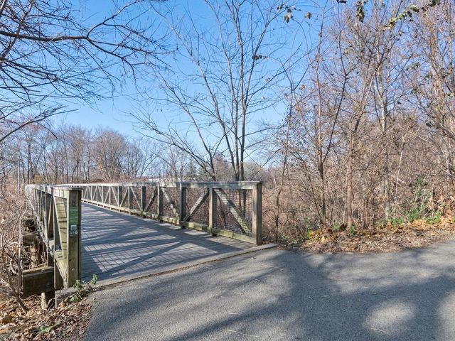 180 River St A4, Waltham, MA 02453