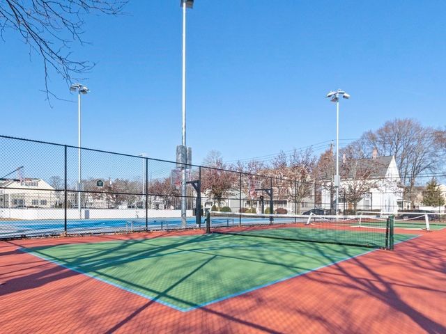 180 River St A4, Waltham, MA 02453