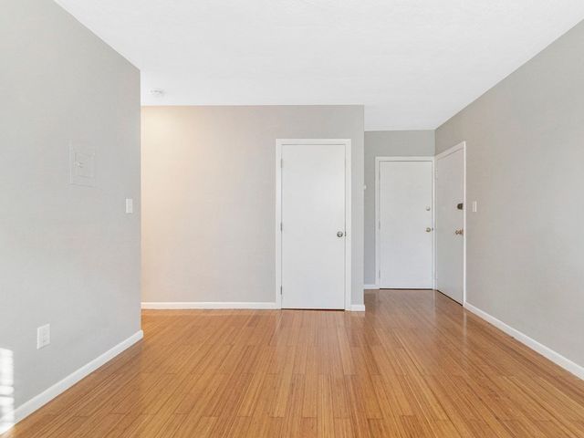 180 River St A4, Waltham, MA 02453
