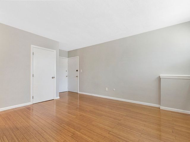 180 River St A4, Waltham, MA 02453