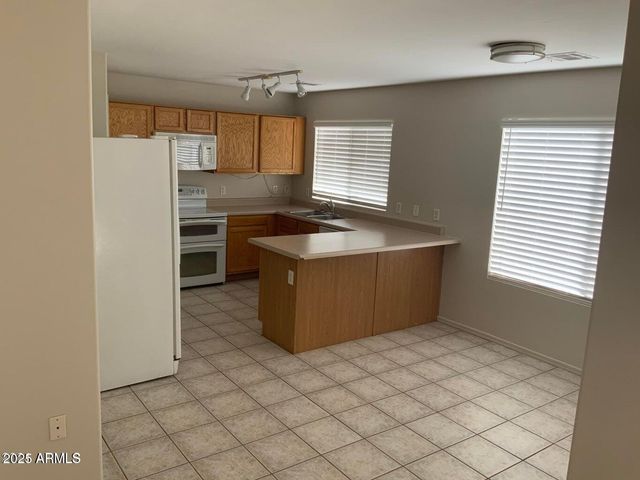 1533 S Western Skies Drive, Gilbert, AZ 85296
