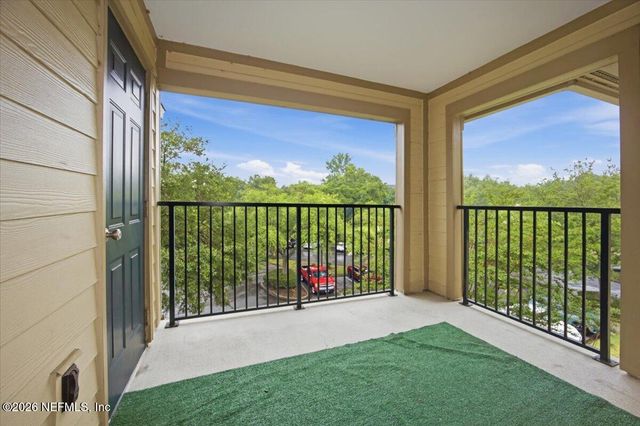 7800 POINT MEADOWS Drive 231, Jacksonville, FL 32256