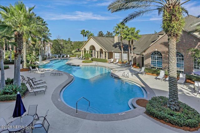 7800 POINT MEADOWS Drive 231, Jacksonville, FL 32256