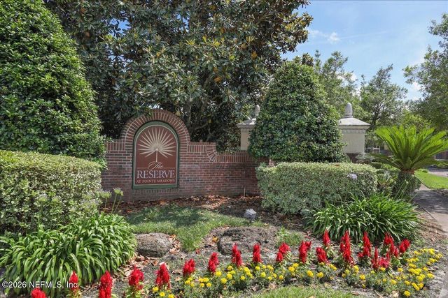 7800 POINT MEADOWS Drive 231, Jacksonville, FL 32256