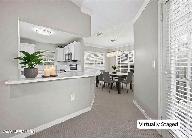 7800 POINT MEADOWS Drive 231, Jacksonville, FL 32256