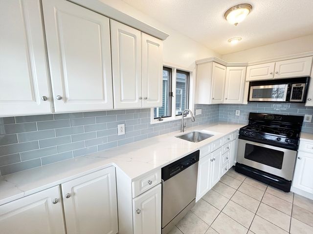 80 Linden St 80, Salem, MA 01970