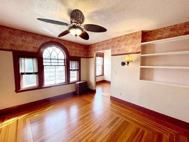 80 Linden St 80, Salem, MA 01970