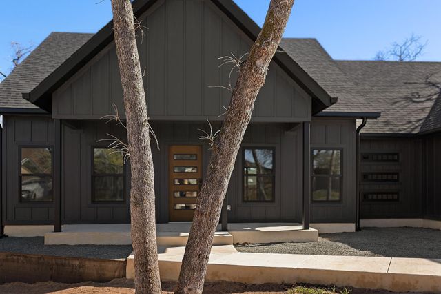 1905 Skyles, Rockdale, TX 76567