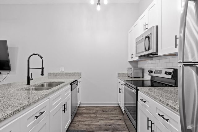 782 Riverfront Pkwy Apt 109, Chattanooga, TN 37402