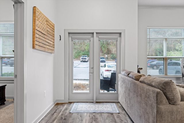 782 Riverfront Pkwy Apt 109, Chattanooga, TN 37402