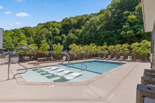 782 Riverfront Pkwy Apt 109, Chattanooga, TN 37402