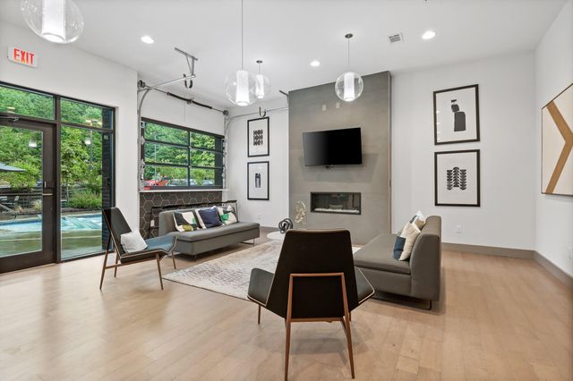 782 Riverfront Pkwy Apt 109, Chattanooga, TN 37402