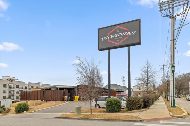 782 Riverfront Pkwy Apt 109, Chattanooga, TN 37402