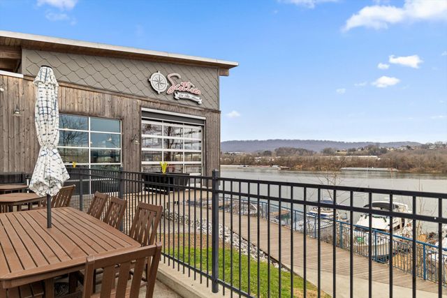 782 Riverfront Pkwy Apt 109, Chattanooga, TN 37402