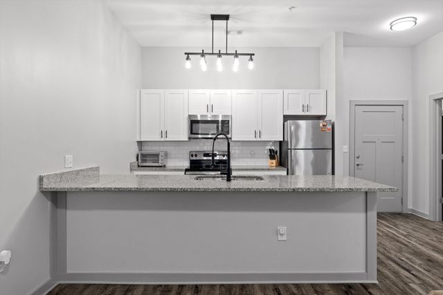 782 Riverfront Pkwy Apt 109, Chattanooga, TN 37402