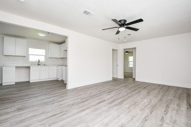 4223 Elmwood Street, Houston, TX 77051