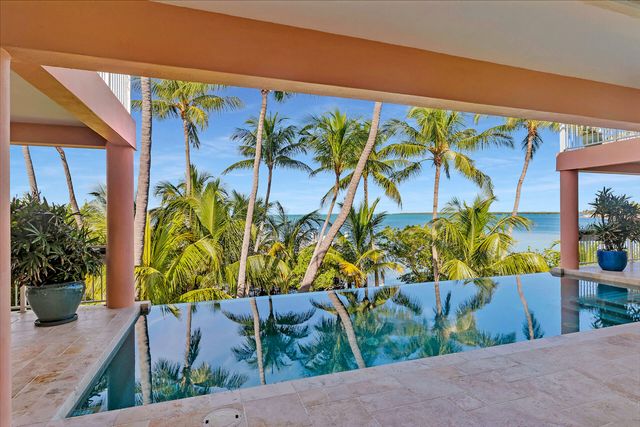 100 List Street, Upper Matecumbe Key Islamorada, FL 33036