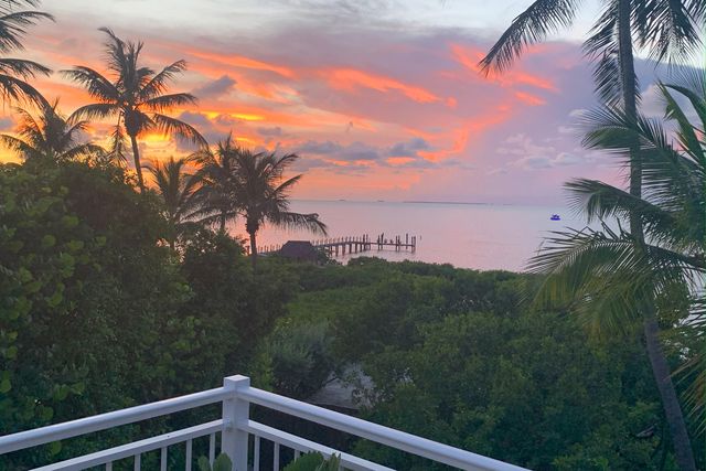 100 List Street, Upper Matecumbe Key Islamorada, FL 33036