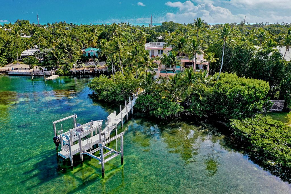100 List Street, Upper Matecumbe Key Islamorada, FL 33036
