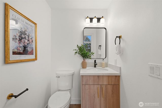 57 Chapman Loop, Steilacoom, WA 98388
