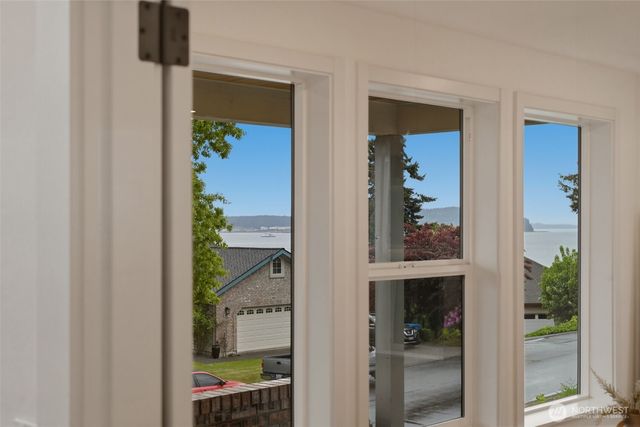 57 Chapman Loop, Steilacoom, WA 98388