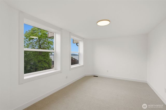 57 Chapman Loop, Steilacoom, WA 98388