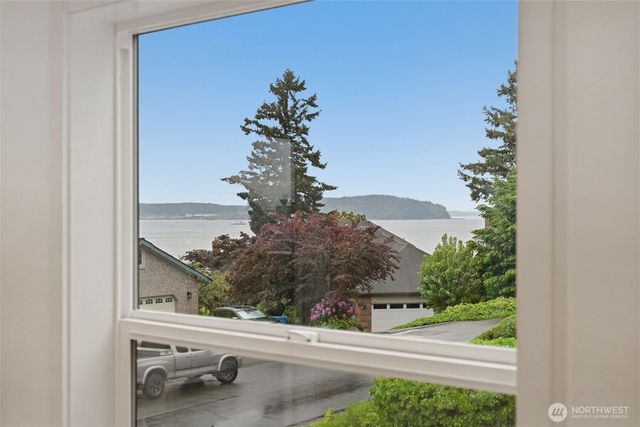 57 Chapman Loop, Steilacoom, WA 98388