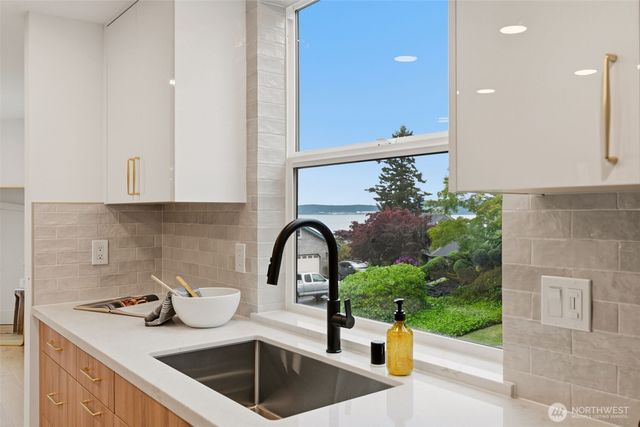 57 Chapman Loop, Steilacoom, WA 98388