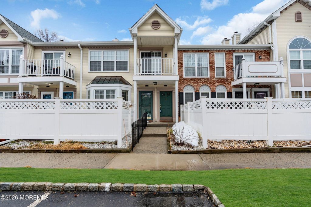 86 Secretariat Court, Tinton Falls, NJ 07724